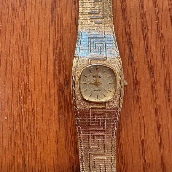 Vintage Classic Elgin Ladies Gold Tone Quartz Watch EK008-007 | Greek Key Band - Picture 1 of 4